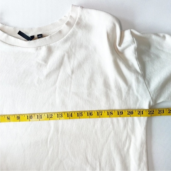 Joe's Collection Women's Sweater Distressed Hem Lace Up Sleeves Beige Size Large - Picture 8 of 9